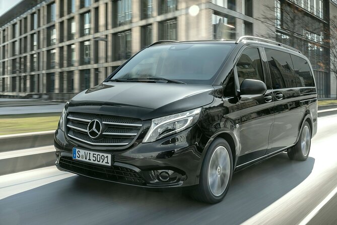 Private Transfer: Paris Airport CDG to Versailles in Luxury Van - Location Information