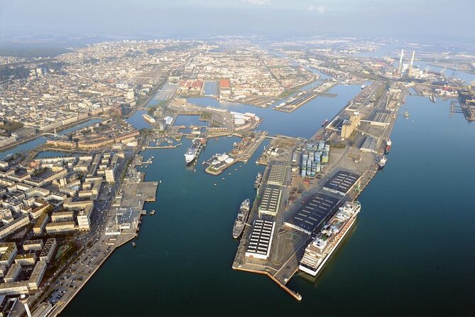 Private Transfer: Port of LE HAVRE to Paris City in Business Car - Professional Chauffeur Service