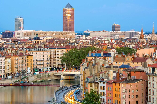 Private Transfer: Port of LYON to Lyon Airport LYS in Luxury Van - Cancellation Policy