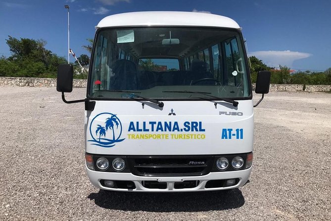 Private Transfer Santo Domingo Airport Area (1 to 27 Pax) (Price per Way) - Passenger Capacity
