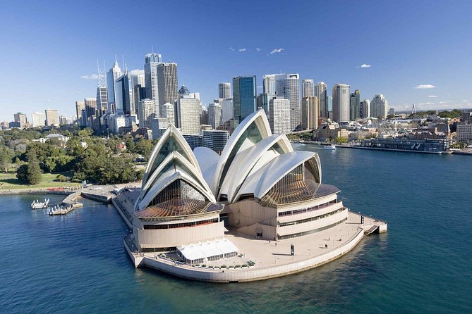 Private Transfer: Sydney to Sydney Airport SYD in Luxury Van - Professional and Personalized Service
