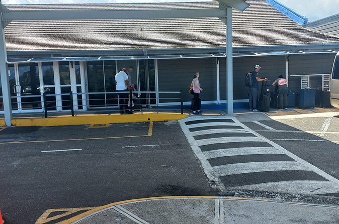 Private Transfer To And From the Ocho Rios Airport/ Ian Fleming - How the Experience Compares to Alternatives