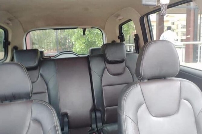 Private Transfer to Cairo and Giza From Cairo Airport - Vehicle Amenities and Comfort