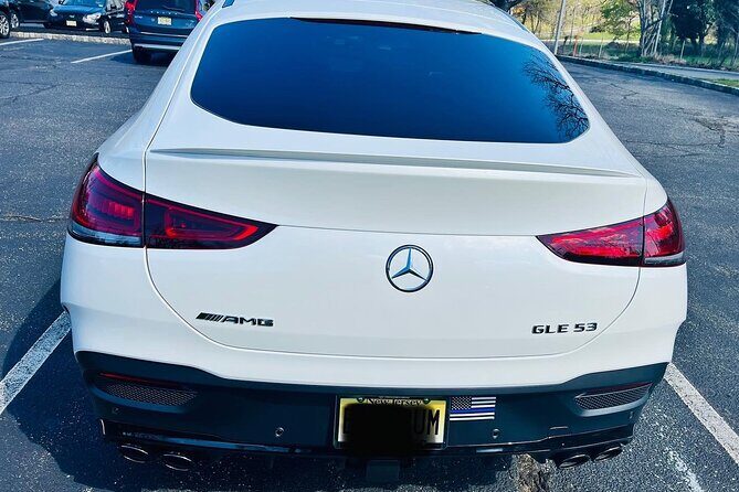 Private Transfer To From at Newark Liberty International Airport - The Arrival and Pick-up Process: Smooth and Professional