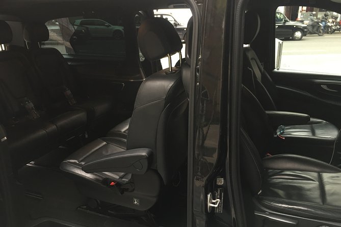 Private Transfers Between London Gatwick - London Luton Airports - Date and Travelers