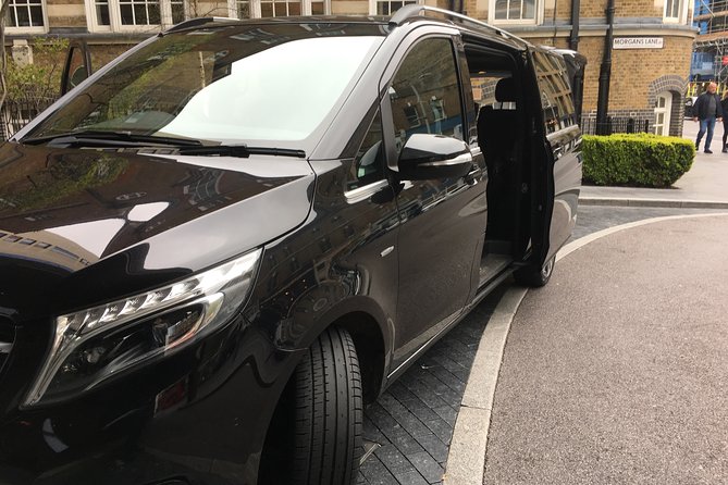 Private Transfers Between London Gatwick - London Luton Airports - Directions