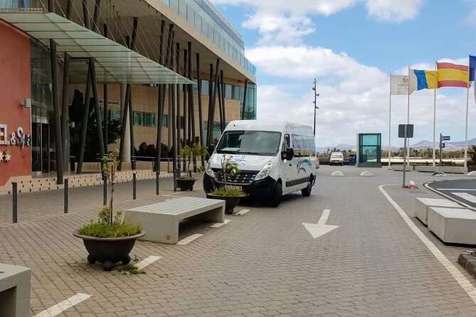 Private Transfers From Lanzarote Airport (Ace) to Playa Banca - The Sum Up