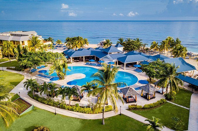 Private Transfers from Montego Bay Airport to Runaway Bay Hotels - Who Should Book This Service?