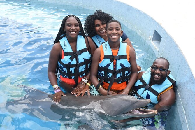 Private Transfers Roundtrip SUV Deluxe Punta Cana Airport - Uvero Alto Hotels - Service Inclusions and Package Cost