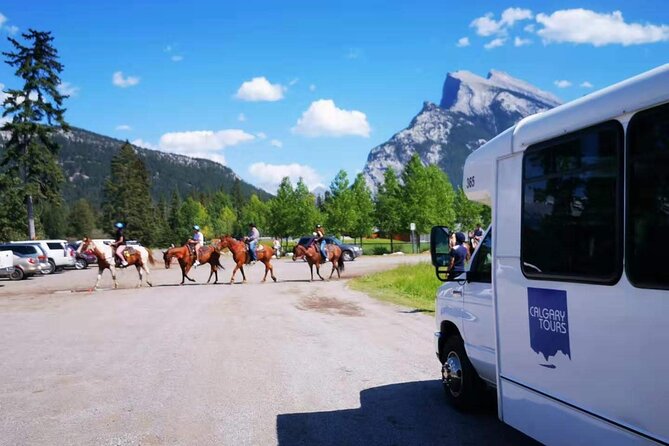 Private Transporation Calgary, Banff, Drumheller - Pricing and Guarantee