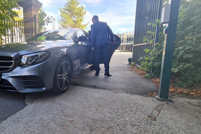 Private Transport Between CDG Airports and Paris - Pricing and Reservation Details