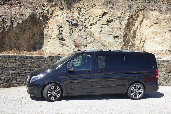Private Transport From Sesimbra to Lisbon Airport - Meeting and Pickup