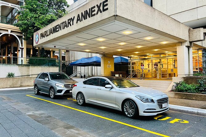 Private Transport Service in Brisbane in a Limousine - Exploring Brisbanes Top Attractions in Style
