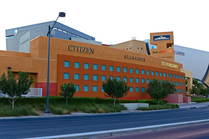 Private Transportation From Las Vegas to Las Vegas North Outlets - Roundtrip Service Options