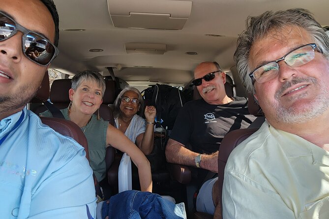 Private Transportation From Los Cabos Airport to ROUND TRIP Hotels - Traveler Photos and Visual Representation
