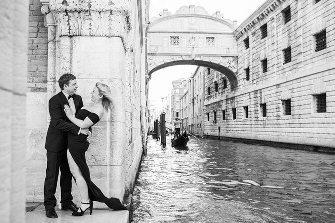 Private Travel Photographer Tour in Venice - Cancellation Policy