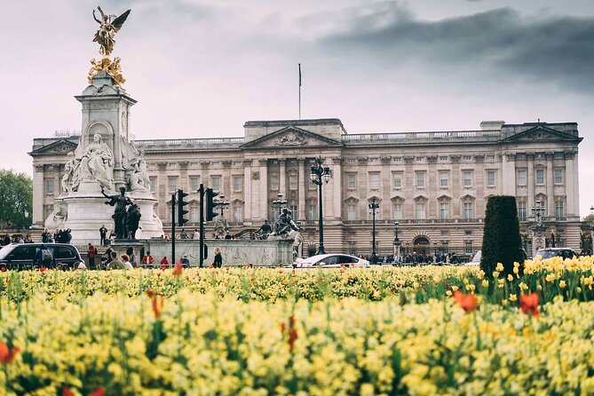 Private Treasure Hunt Using Mobile Phones in Buckingham Palace - Common Questions
