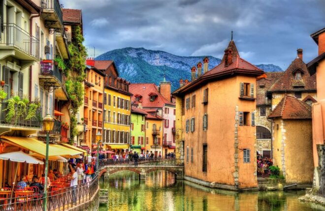 Private Trip From Geneva to Annecy in France - Exploring the Charming Town