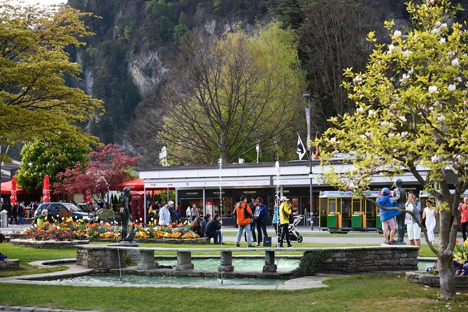 Private Trip From Geneva to the Swiss Capital - Bern & Paragliding in Interlaken - Explore Berns Old Town