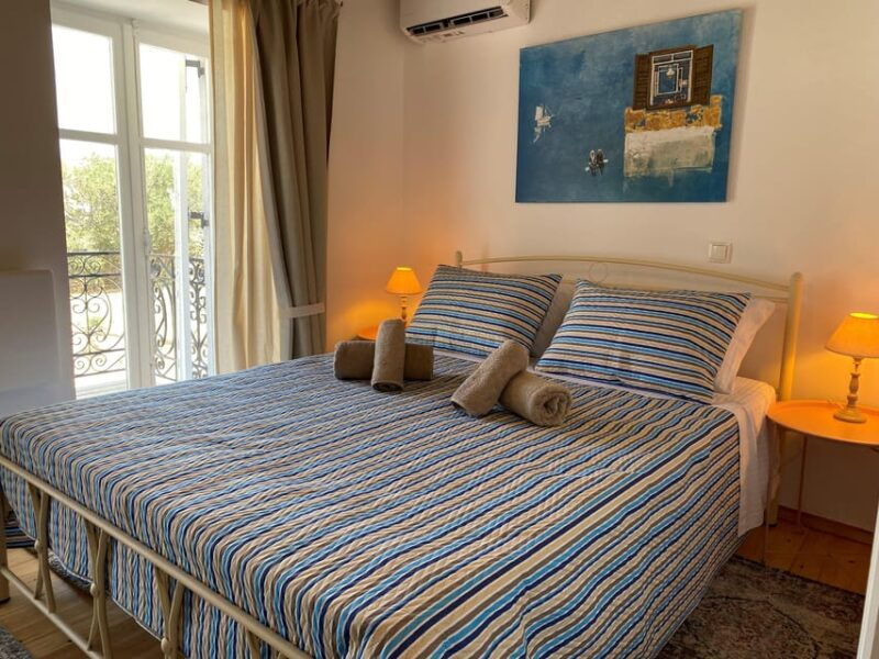 Private trip to Delphi with stay overnight in Galaxidi - FAQ