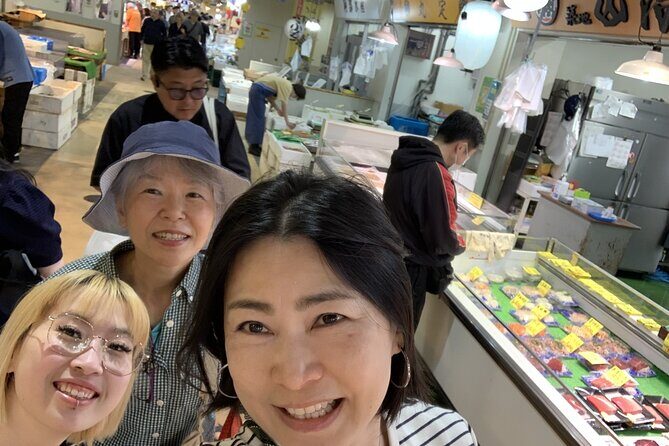 Private Tsukiji Market Tour and Sushi Making at a Local Home - FAQ