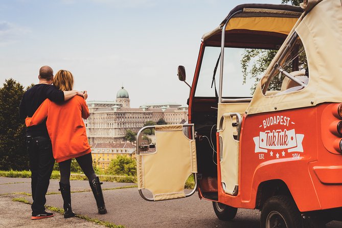 Private Tuk Tuk Tour With Wine Sampling and Cheese Platter in Budapest - Customizable Itinerary