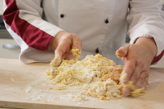 Private Tuscan Pasta Making Class and Dinner With a Local Expert in Florence - End Point and Cancellation Policy