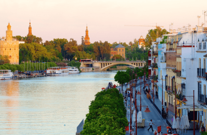 Private Unforgetable Full Day Tour in Sevilla From Lisbon - Cultural Experiences