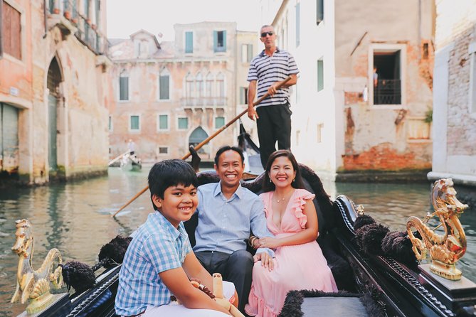 Private Vacation Photography Session With Local Photographer in Venice - Overview of the Experience