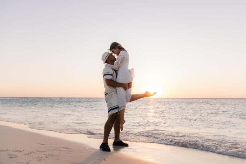 Private Vacation Photoshoot with Photographer in Cairns - Locations: Iconic and Hidden Gems