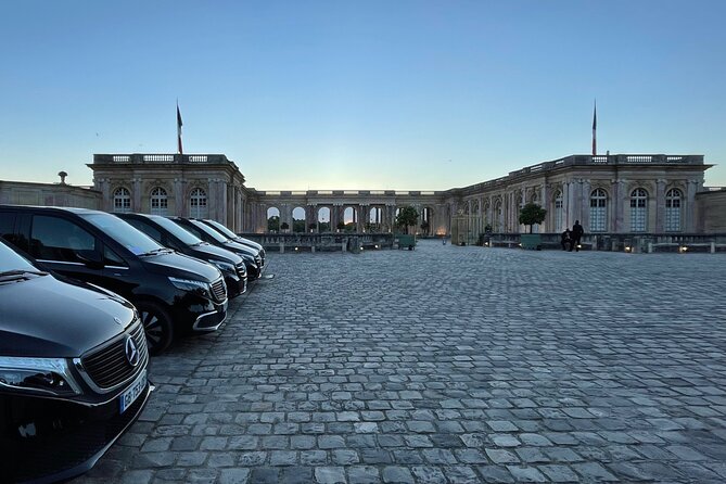 Private Van Tour From Paris to the Palace of Versailles and Giverny - Lunch and Refreshments