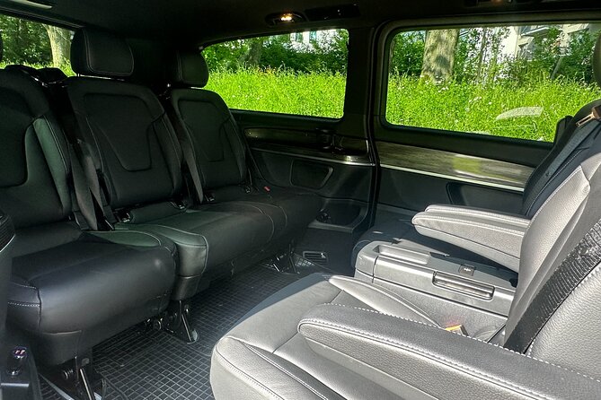 PRIVATE VAN TRANSFER From/To BRUSSELS AIRPORT (Max 6 Pax) ONE-WAY - Price