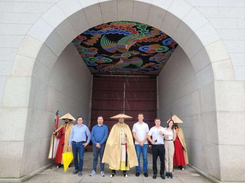 Private van with English Speaking guide in South Korea - Good To Know