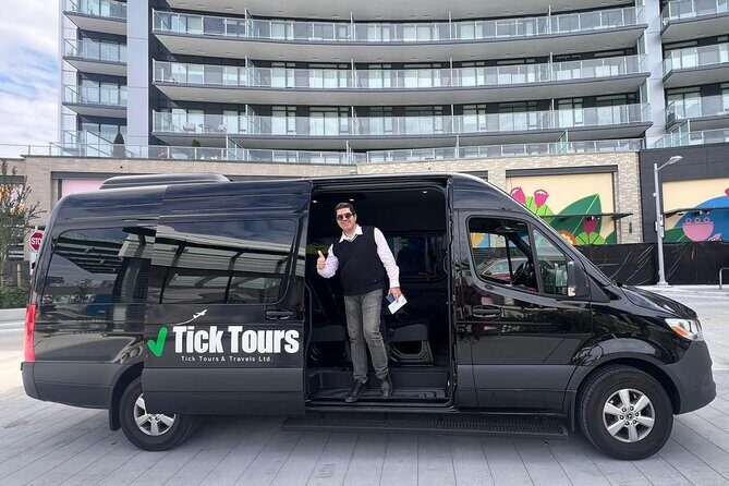 Private Vancouver to Kelowna and Wineries Day Trip - Introduction