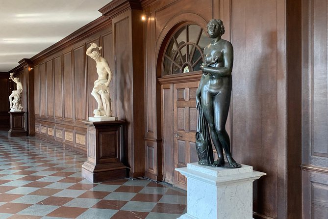 Private Vehicle To Hampton Court Palace From London With Admission Tickets - Common Questions