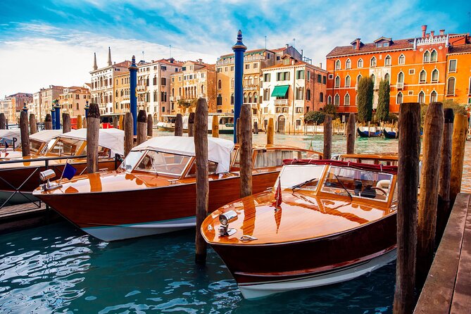 Private Venice Canal Cruise: 2-Hour Grand Canal and Secret Canals - Boarding the Motorboat