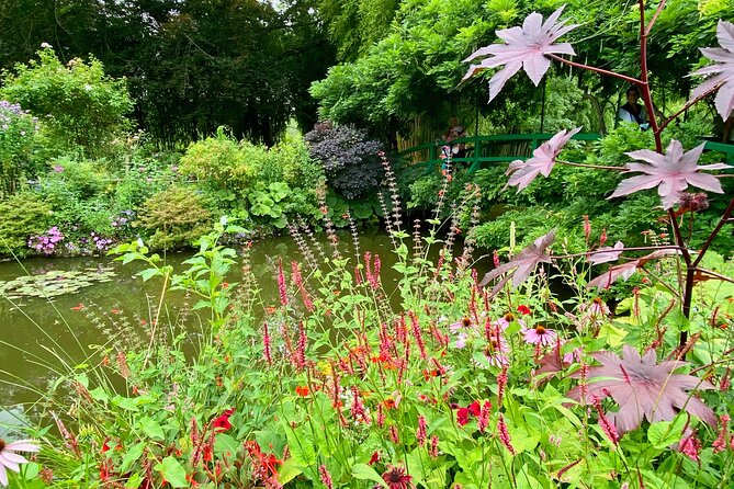 Private Versailles — Giverny From Paris by Minivan With Palace, Trianon, Gardens - Reviews