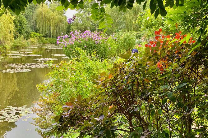 Private Versailles — Giverny From Paris by Minivan With Palace, Trianon, Gardens - Background