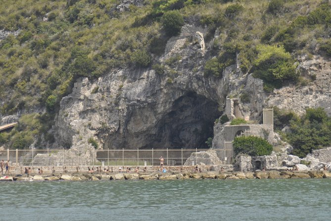 Private VIP Tour "Riviera Di Ulisse"(Parco Monte Orlando-Montagna Spaccata Gaeta) - Boat Amenities