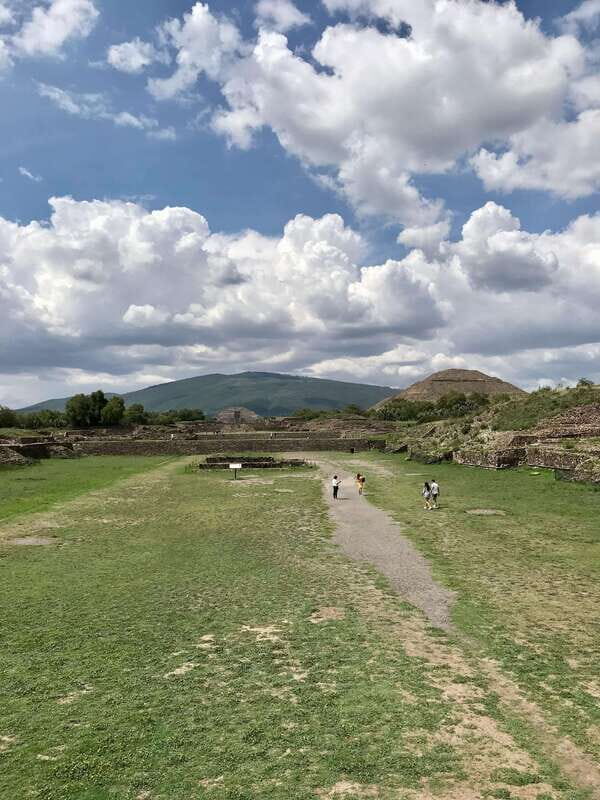 Private VIP Tour Teotihuacán: Transport+English Local Guide - What Makes This Tour Special?  