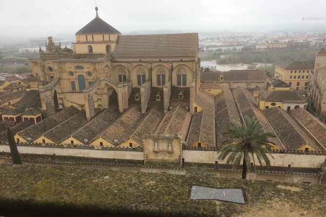 Private Visit in Catalonia With Ticket Included to the Mosque-Cathedral - Traveler Photo Opportunities