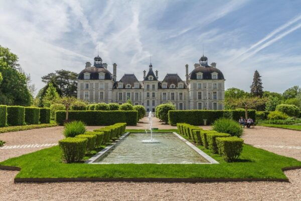 Private Visit of the Loire Valley Castles From Paris - Real Fairy Tale Castle on the Cher