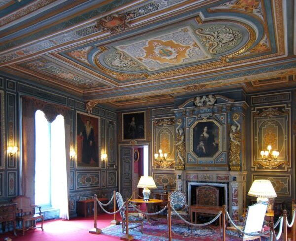 Private Visit of the Loire Valley Castles From Paris - 17th-Century Beauty With Tasteful Furnishings