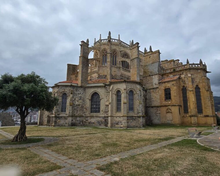Private Visit to Castro Urdiales: the Great Fishing Village - Guided Tour of the Town