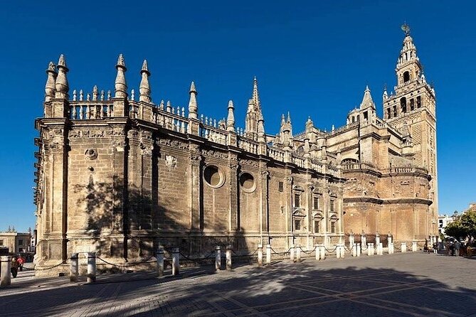 Private Visit to the Cathedral and Giralda of Seville Tour - Dress Code