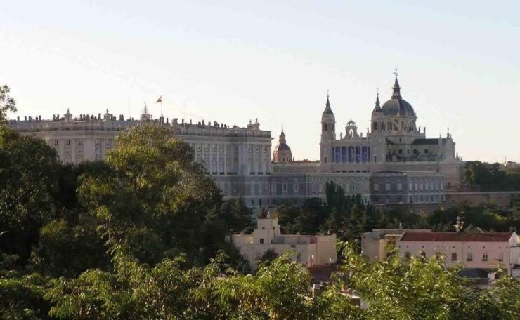 Private Visit to the Royal Palace and Walking Tour of Madrid - Activity Details