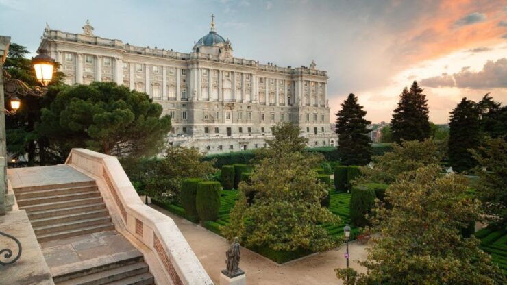 Private Visit to the Royal Palace and Walking Tour of Madrid - Experience Highlights