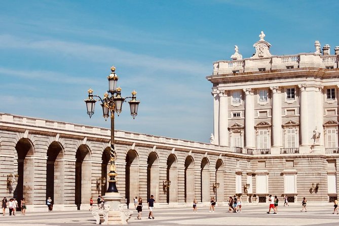 Private Visit to the Royal Palace of Madrid and the Prado Museum. - Common Questions