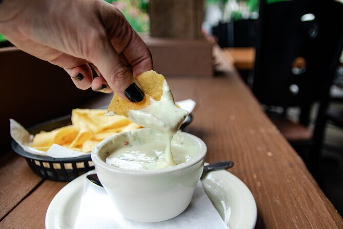 Private Walking Food tour in Dallas - The Final Touch: Pie and Bourbon