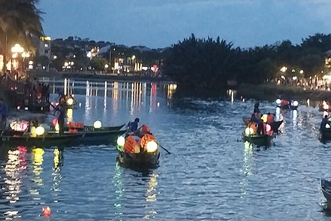 Private Walking Tour at Hoi An Night Market and Sampan Boat Ride - Pricing and Guarantee